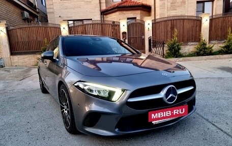 Mercedes-Benz A-Класс, 2018 год, 1 950 000 рублей, 3 фотография