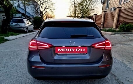 Mercedes-Benz A-Класс, 2018 год, 1 950 000 рублей, 6 фотография