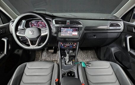 Volkswagen Tiguan II, 2022 год, 3 866 000 рублей, 7 фотография