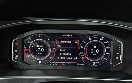 Volkswagen Tiguan II, 2022 год, 3 866 000 рублей, 8 фотография