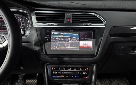 Volkswagen Tiguan II, 2022 год, 3 866 000 рублей, 16 фотография