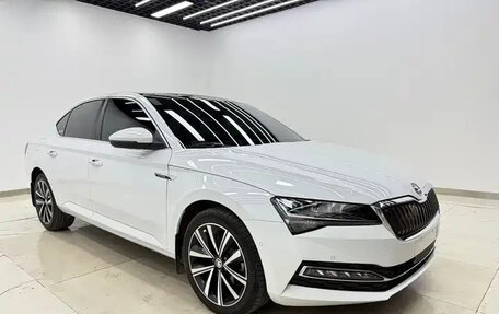 Skoda Superb III рестайлинг, 2022 год, 1 667 000 рублей, 4 фотография