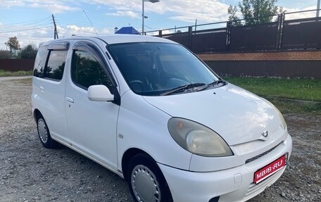 Toyota FunCargo, 2000 год, 397 000 рублей, 1 фотография
