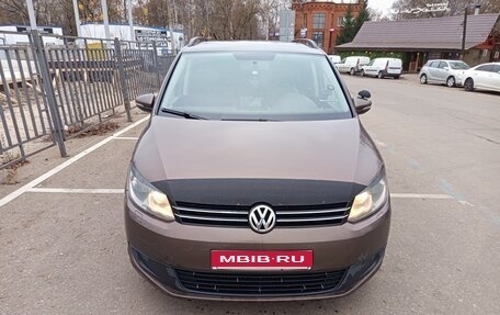 Volkswagen Touran III, 2013 год, 1 000 000 рублей, 1 фотография