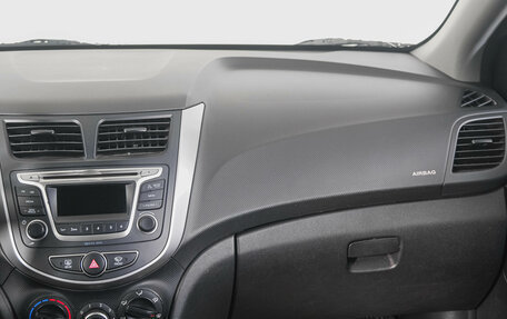 Hyundai Solaris II рестайлинг, 2015 год, 1 029 000 рублей, 15 фотография