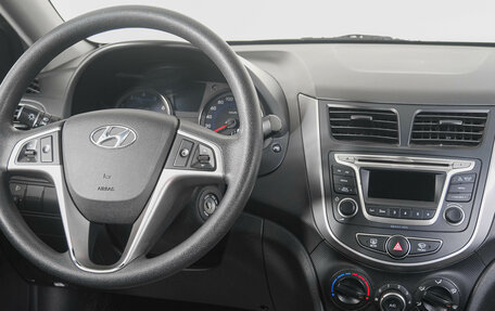 Hyundai Solaris II рестайлинг, 2015 год, 1 029 000 рублей, 13 фотография