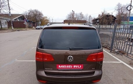 Volkswagen Touran III, 2013 год, 1 000 000 рублей, 6 фотография