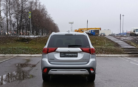 Mitsubishi Outlander III рестайлинг 3, 2019 год, 2 070 000 рублей, 6 фотография