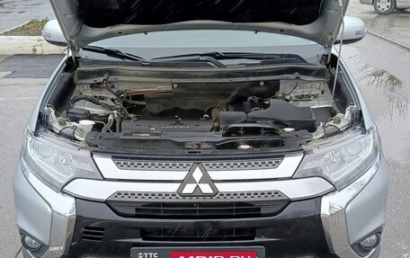 Mitsubishi Outlander III рестайлинг 3, 2019 год, 2 070 000 рублей, 9 фотография