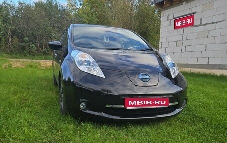 Nissan Leaf I, 2017 год, 810 000 рублей, 1 фотография