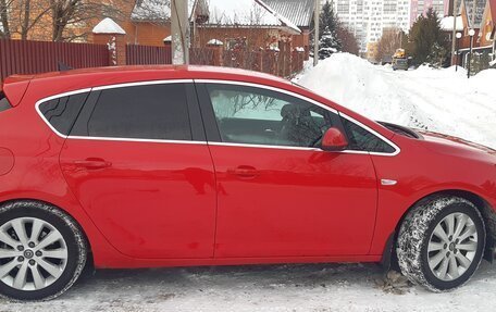 Opel Astra J, 2011 год, 690 000 рублей, 2 фотография