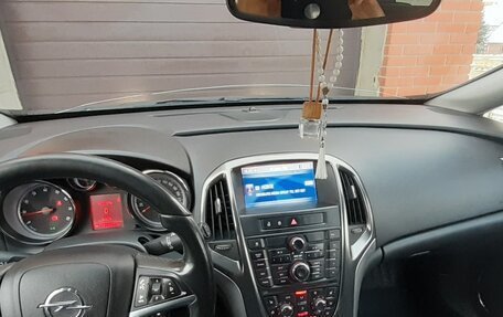 Opel Astra J, 2011 год, 690 000 рублей, 8 фотография