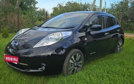 Nissan Leaf I, 2017 год, 810 000 рублей, 2 фотография