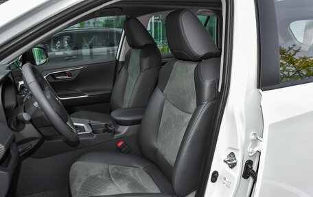 Toyota RAV4, 2025 год, 4 616 000 рублей, 11 фотография