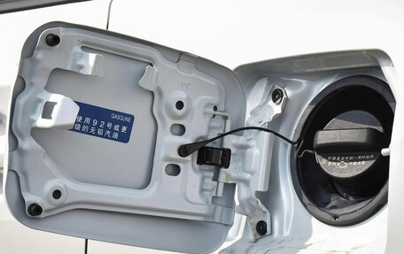 Toyota RAV4, 2025 год, 4 616 000 рублей, 34 фотография