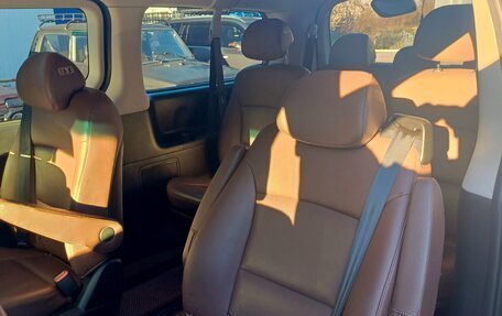 Hyundai Grand Starex Grand Starex I рестайлинг 2, 2018 год, 3 660 000 рублей, 5 фотография