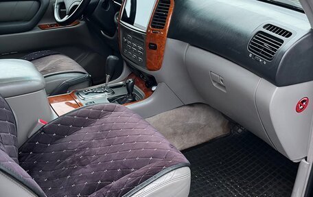 Toyota Land Cruiser 100 рестайлинг 2, 2006 год, 2 490 000 рублей, 10 фотография