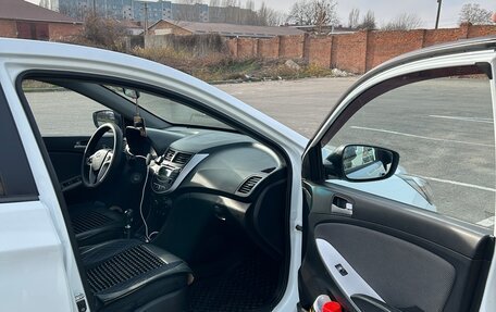 Hyundai Solaris II рестайлинг, 2012 год, 750 000 рублей, 9 фотография