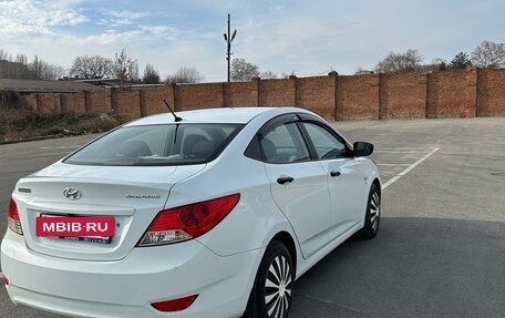 Hyundai Solaris II рестайлинг, 2012 год, 750 000 рублей, 6 фотография