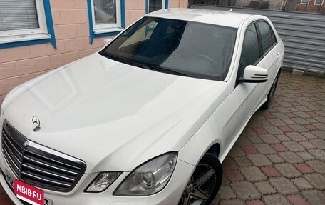 Mercedes-Benz E-Класс, 2011 год, 2 000 000 рублей, 1 фотография