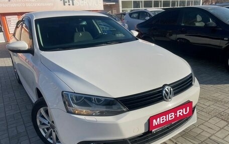 Volkswagen Jetta VI, 2013 год, 1 195 000 рублей, 2 фотография