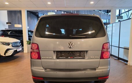 Volkswagen Touran III, 2007 год, 610 000 рублей, 3 фотография