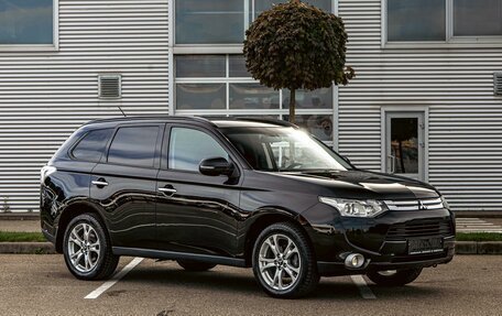 Mitsubishi Outlander III рестайлинг 3, 2014 год, 1 395 000 рублей, 3 фотография