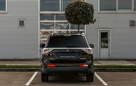 Mitsubishi Outlander III рестайлинг 3, 2014 год, 1 395 000 рублей, 5 фотография