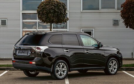 Mitsubishi Outlander III рестайлинг 3, 2014 год, 1 395 000 рублей, 6 фотография