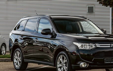 Mitsubishi Outlander III рестайлинг 3, 2014 год, 1 395 000 рублей, 7 фотография