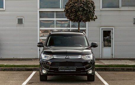 Mitsubishi Outlander III рестайлинг 3, 2014 год, 1 395 000 рублей, 2 фотография