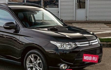 Mitsubishi Outlander III рестайлинг 3, 2014 год, 1 395 000 рублей, 8 фотография