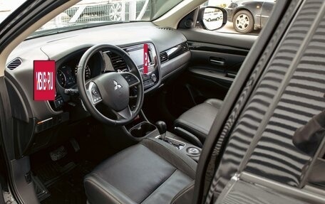 Mitsubishi Outlander III рестайлинг 3, 2014 год, 1 395 000 рублей, 13 фотография