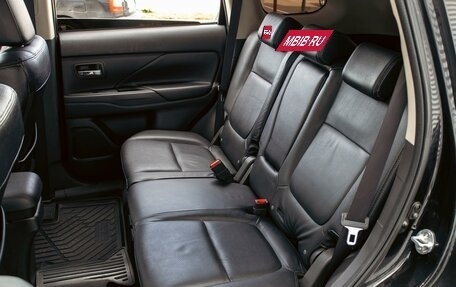 Mitsubishi Outlander III рестайлинг 3, 2014 год, 1 395 000 рублей, 17 фотография