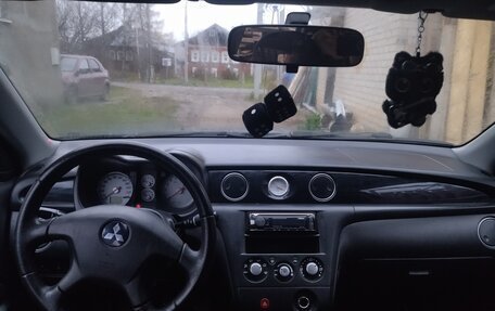 Mitsubishi Outlander III рестайлинг 3, 2003 год, 400 000 рублей, 9 фотография