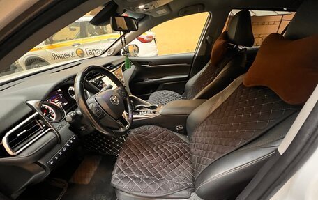 Toyota Camry, 2021 год, 3 650 000 рублей, 10 фотография