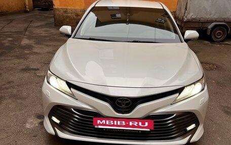 Toyota Camry, 2021 год, 3 650 000 рублей, 4 фотография