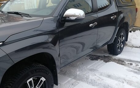 Mitsubishi L200 IV рестайлинг, 2019 год, 2 800 000 рублей, 2 фотография