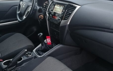 Mitsubishi L200 IV рестайлинг, 2019 год, 2 800 000 рублей, 6 фотография