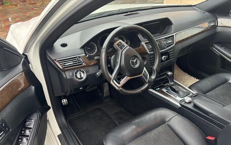 Mercedes-Benz E-Класс, 2011 год, 2 000 000 рублей, 8 фотография