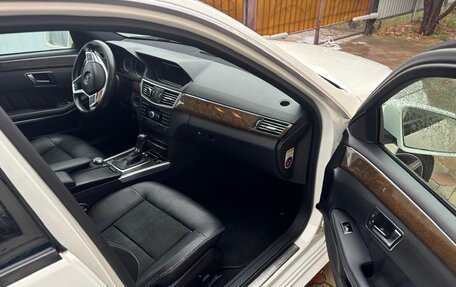 Mercedes-Benz E-Класс, 2011 год, 2 000 000 рублей, 12 фотография