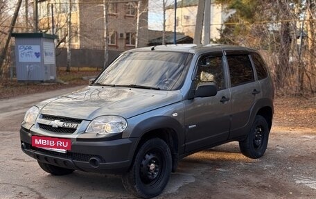 Chevrolet Niva I рестайлинг, 2010 год, 325 000 рублей, 2 фотография