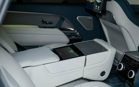 Land Rover Range Rover IV рестайлинг, 2025 год, 31 400 000 рублей, 34 фотография