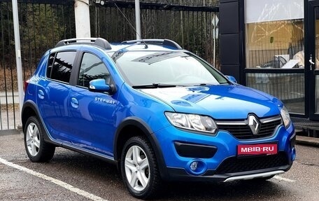 Renault Sandero II рестайлинг, 2017 год, 899 000 рублей, 1 фотография