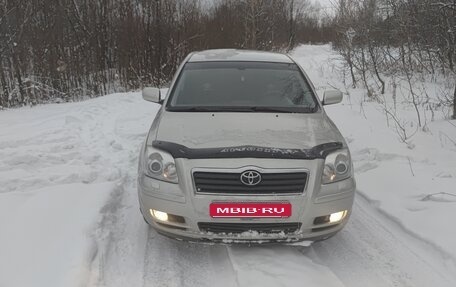 Toyota Avensis III рестайлинг, 2005 год, 650 000 рублей, 1 фотография