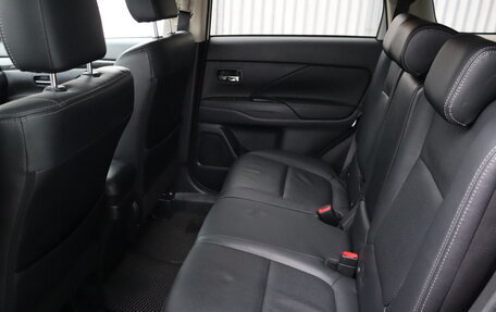 Mitsubishi Outlander III рестайлинг 3, 2017 год, 1 530 000 рублей, 23 фотография