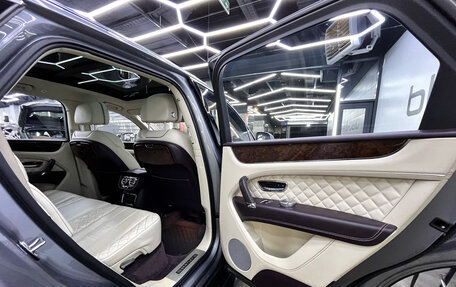 Bentley Bentayga I, 2016 год, 7 500 000 рублей, 19 фотография