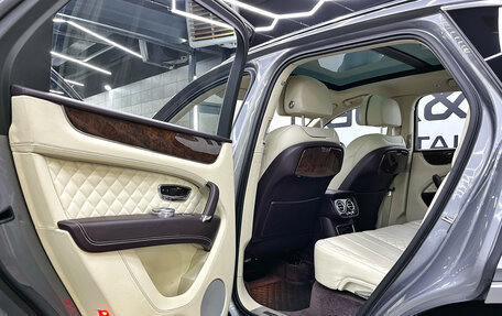 Bentley Bentayga I, 2016 год, 7 500 000 рублей, 17 фотография