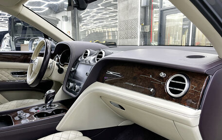 Bentley Bentayga I, 2016 год, 7 500 000 рублей, 23 фотография