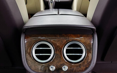 Bentley Bentayga I, 2016 год, 7 500 000 рублей, 33 фотография